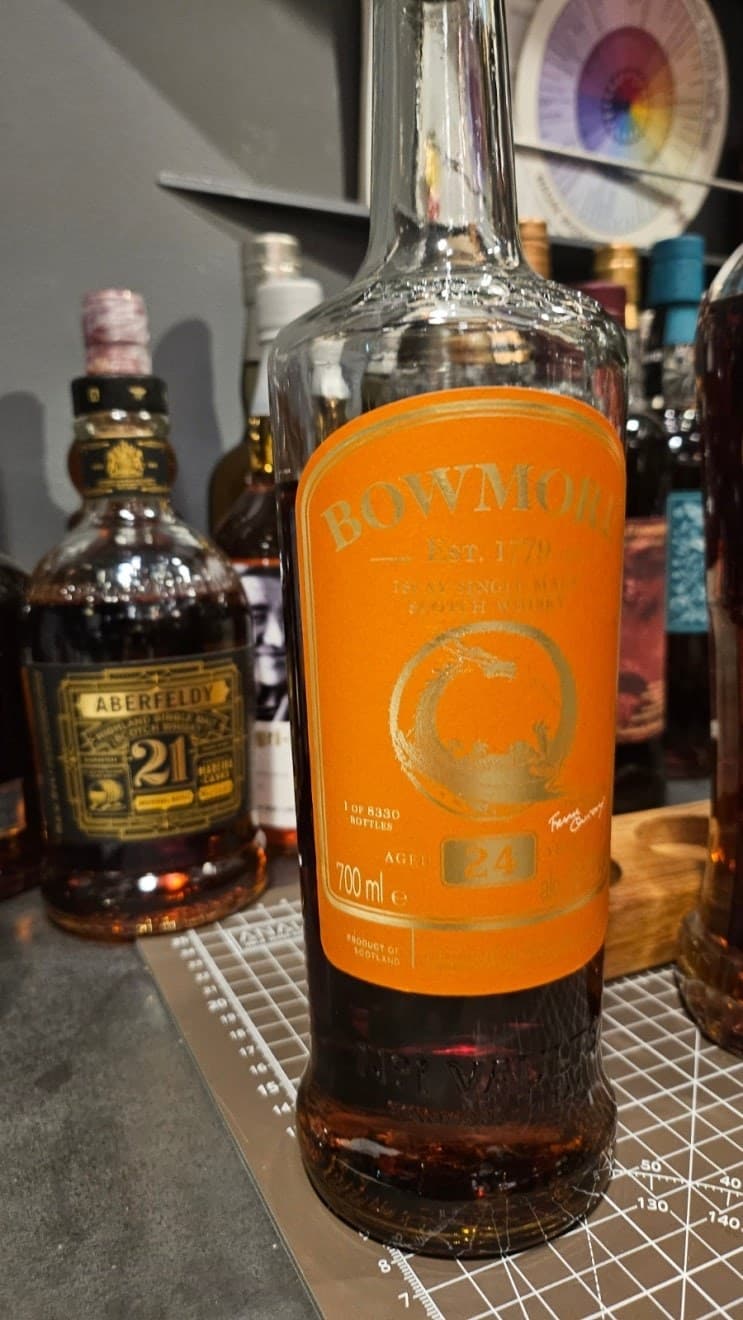 Bowmore 24 year old Frank 위스키 사진