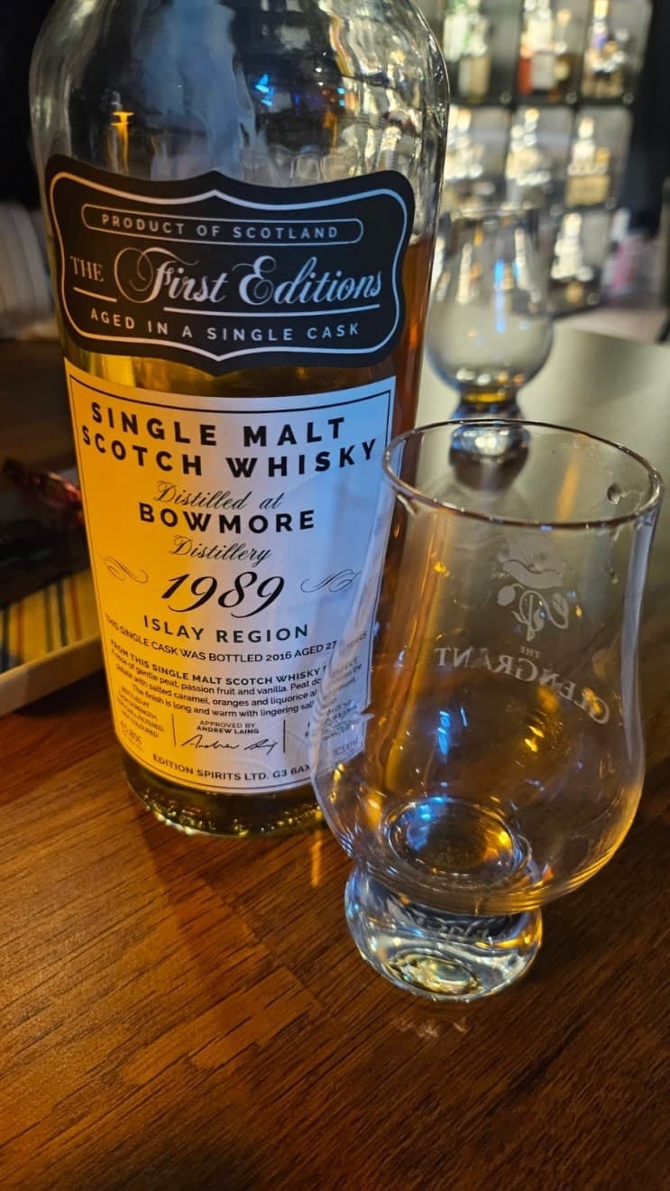 The First Edition Bowmore 1989 27 Year Old 위스키 사진