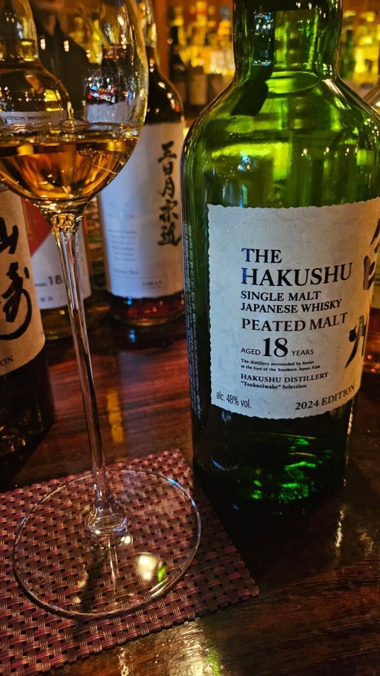 Hakushu 18 year old peated malt 위스키 사진