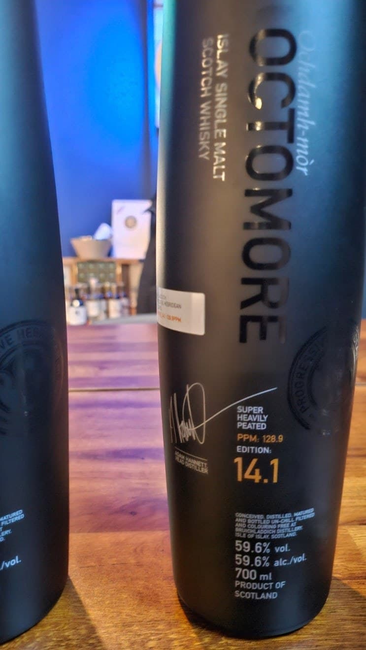 Octomore 14.1 위스키 사진