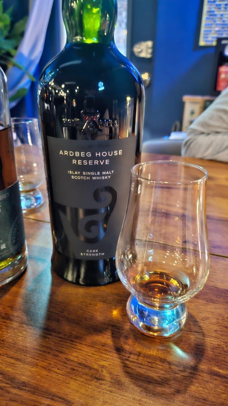Ardbeg House Reserve 위스키 사진