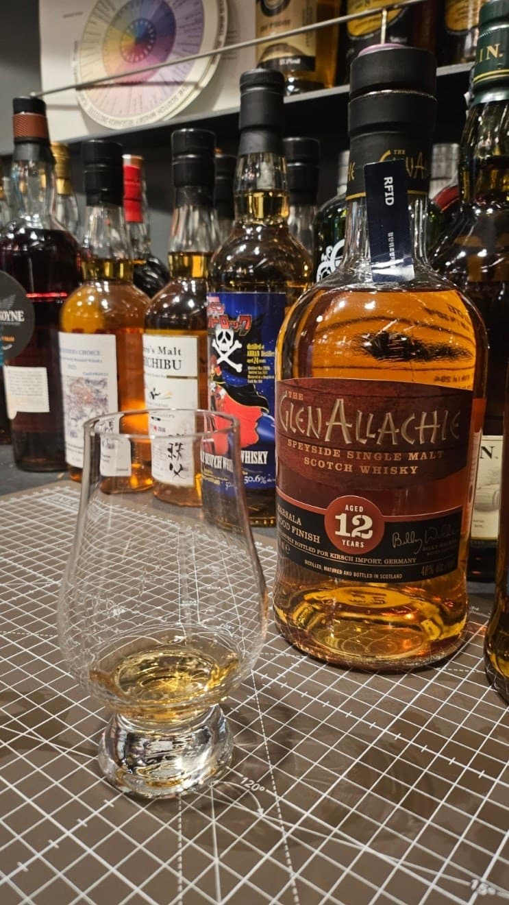 GlenAllachie 12 years old Marsala Wood Finish 위스키 사진