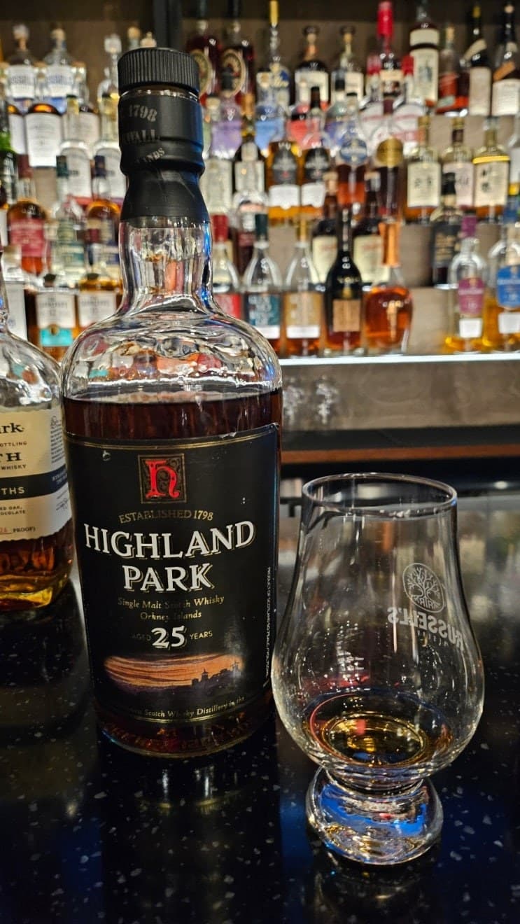 Highlandpark 25 year 02s 위스키 사진