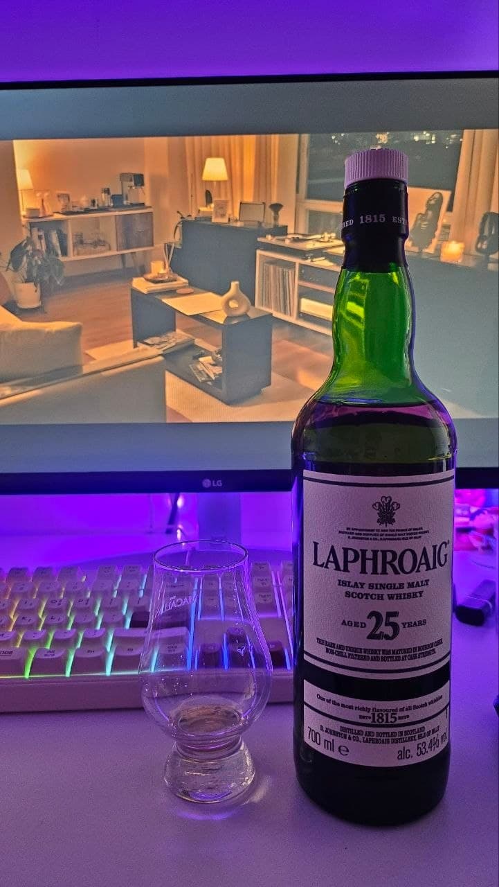 Laphroaig 25 year old Cask Strength 2022 Release 위스키 사진