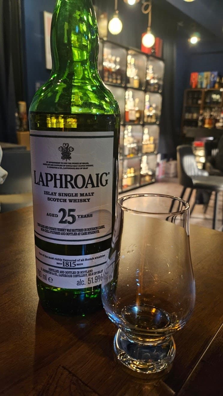 Laphroaig 25cs 2021 위스키 사진
