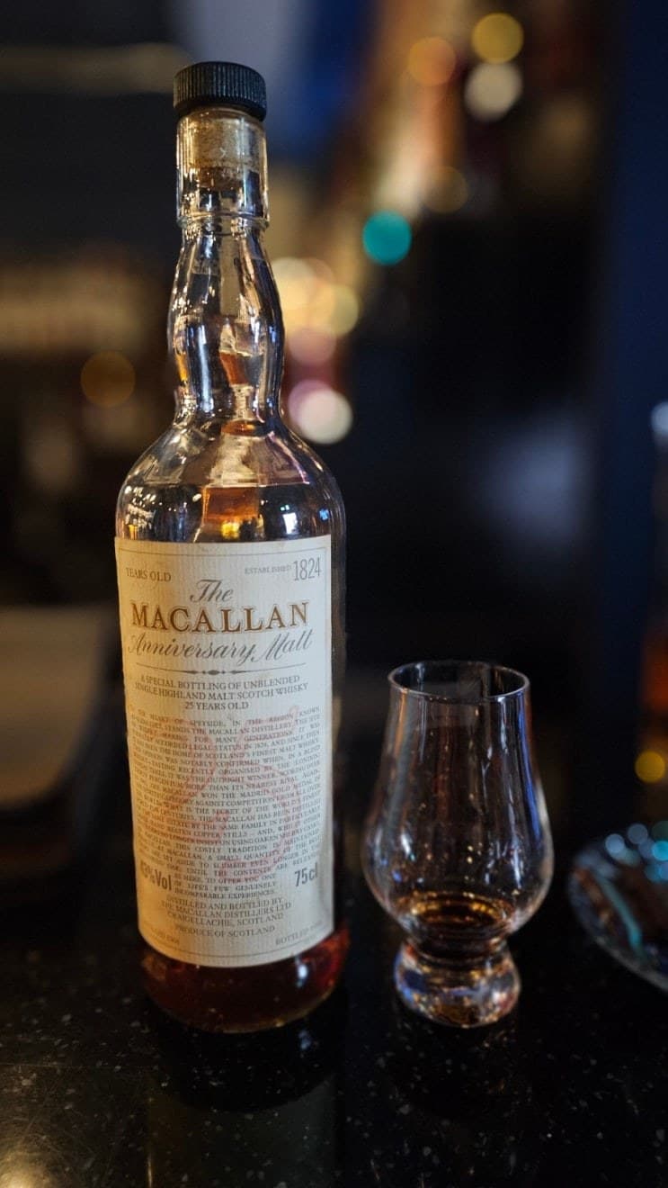 Macallan Anniversary 25 year old 1968 위스키 사진