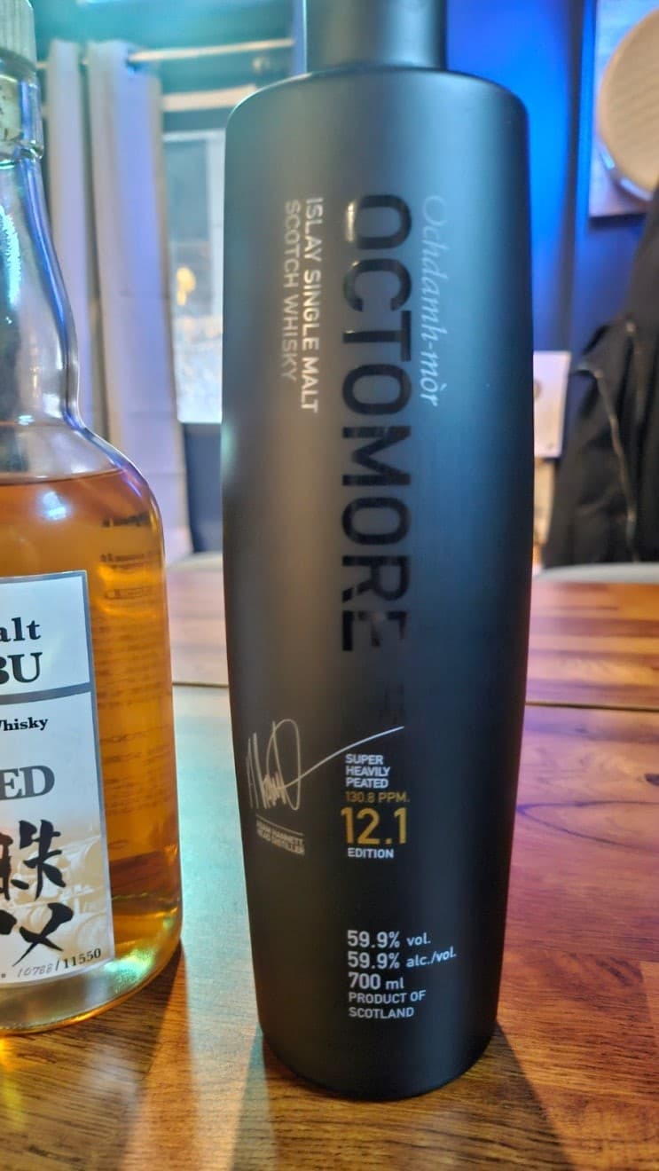 Octomore 12.1 위스키 사진